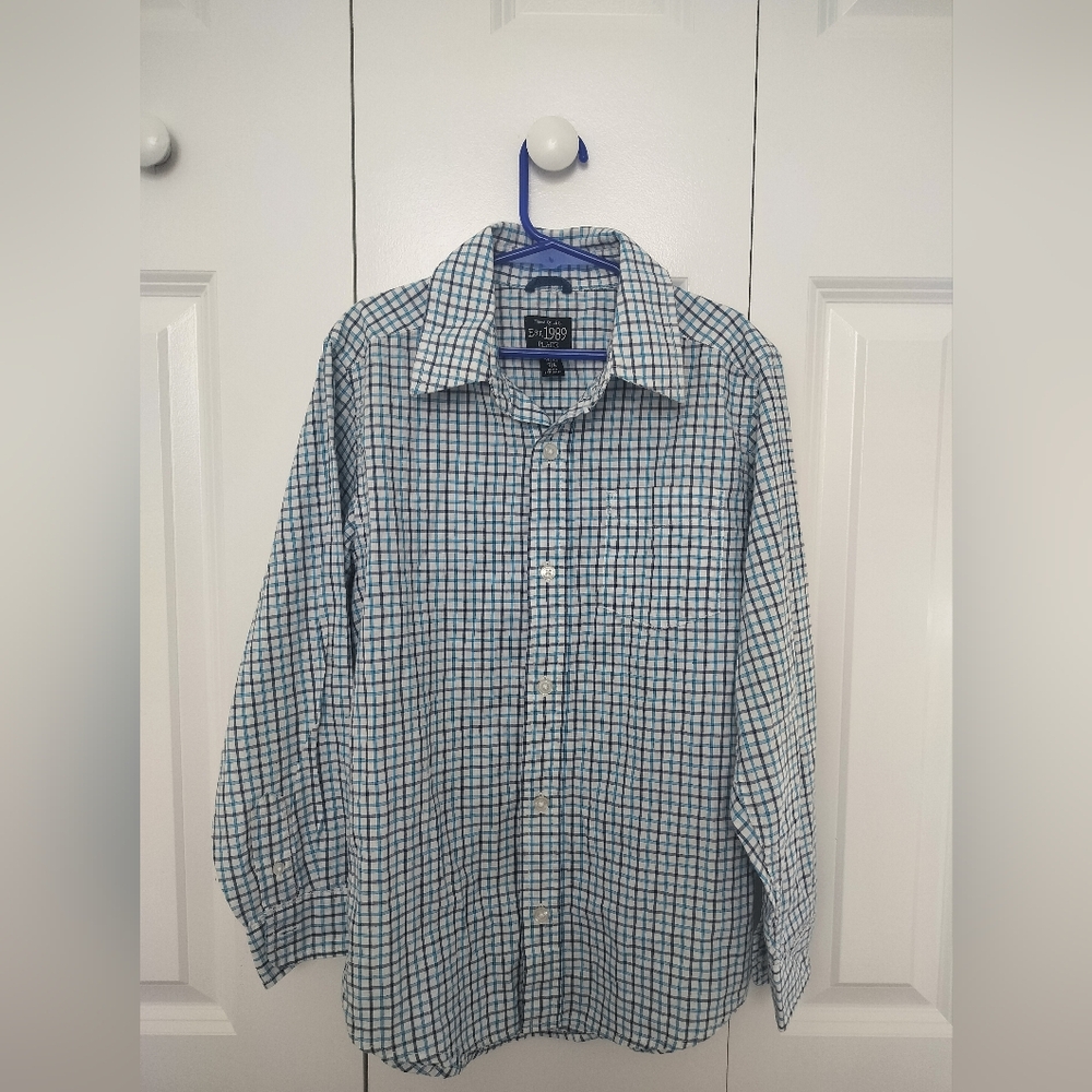 Place Est.  boys' blue and white checked button-down shirt, size M (7/8)